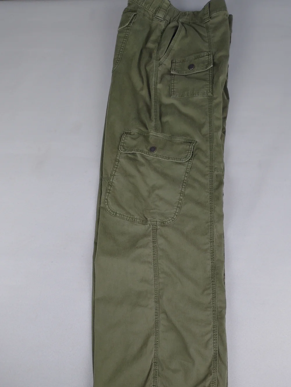 Hollister Men's Cargo Pants in Olive Green.